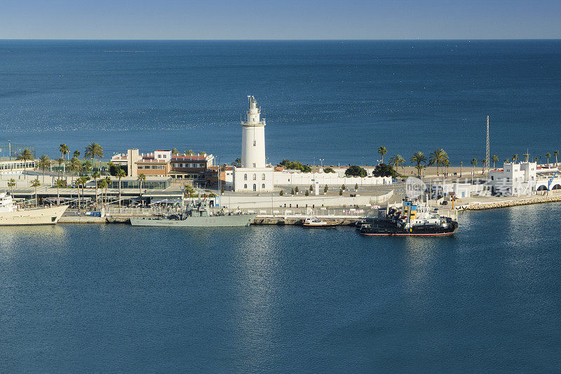 马拉加灯塔(La Farola)和港口
